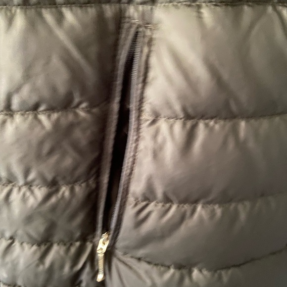 Weatherproof hooded chevron longline puffer vest in army green L large - Picture 6 of 7